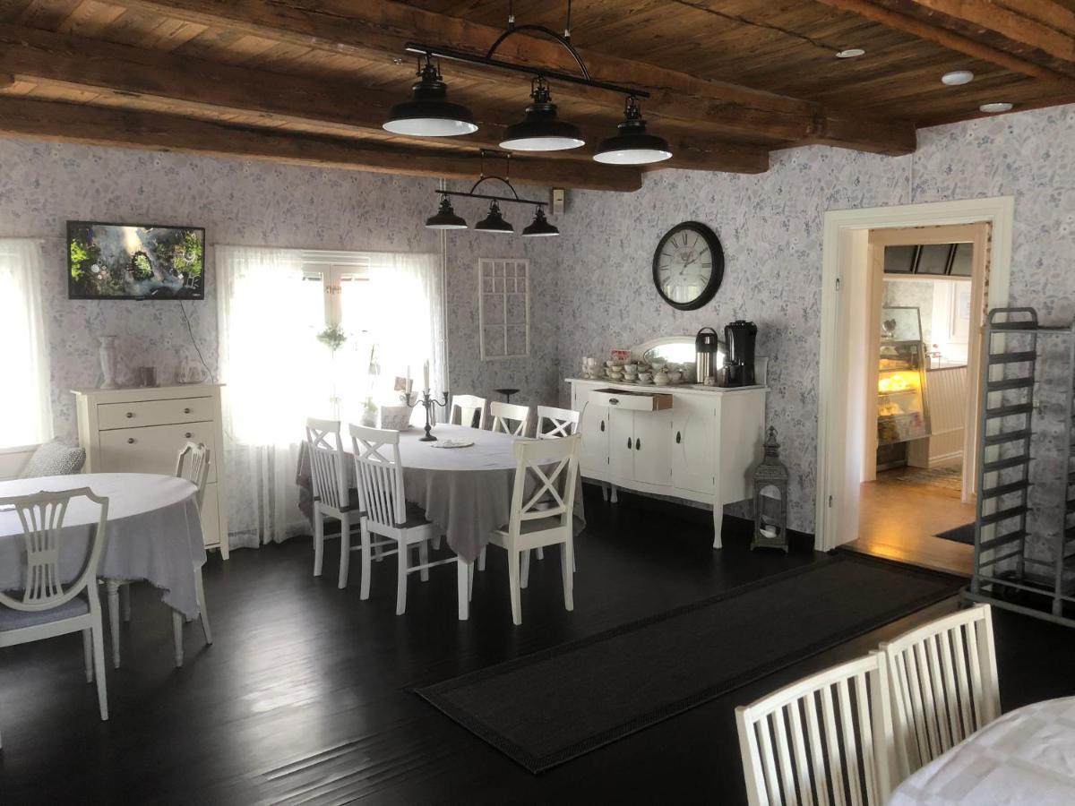 Hällefors Bredsjoe Gamla Herrgard White Dream Mansion מראה חיצוני תמונה